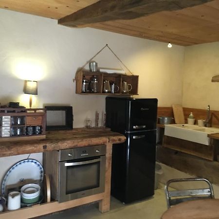Suites De Campagne Les Eydieux, Petits Dejeuners Inclus Saint-Angel  Exterior photo