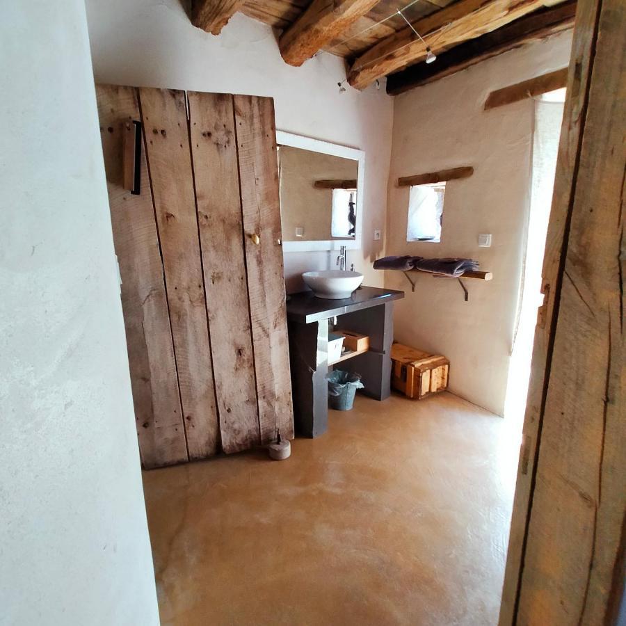Suites De Campagne Les Eydieux, Petits Dejeuners Inclus Saint-Angel  Exterior photo